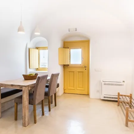 Santorini's Rising Sun Private Villa